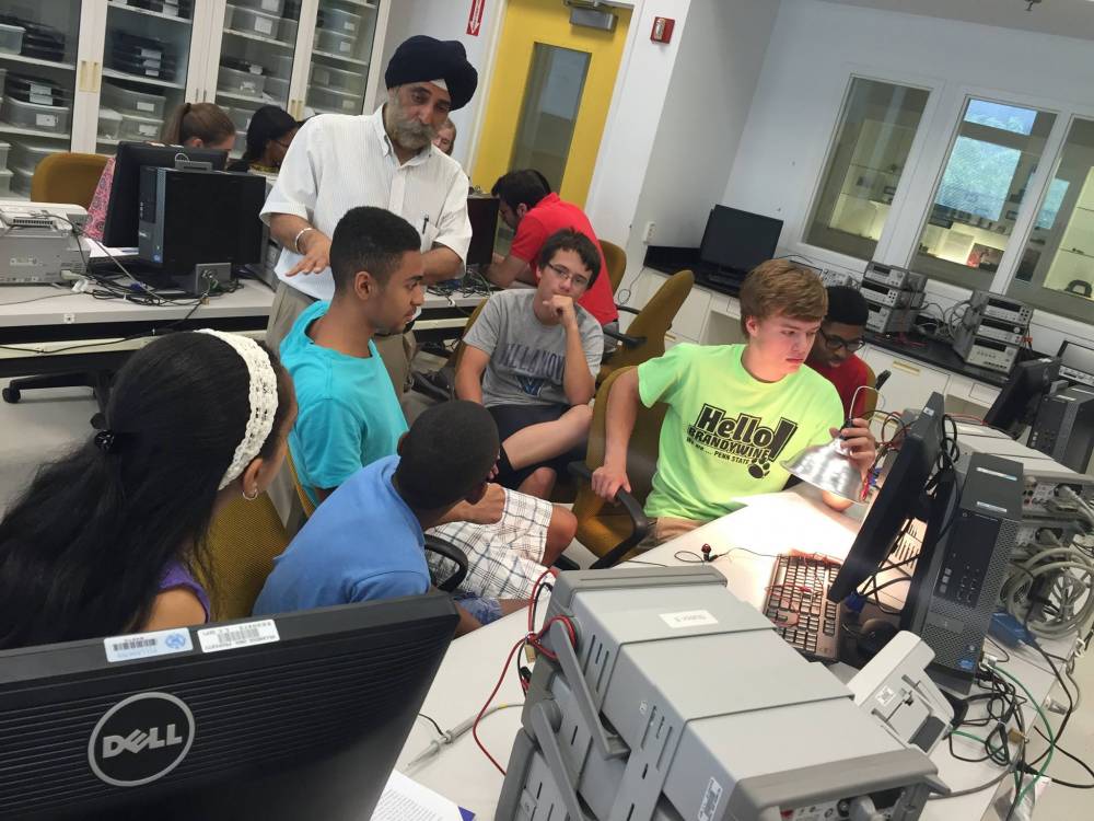 TOP PENNSYLVANIA SUMMER CAMP: NovaEdge - Diversity in Engineering is a Top Summer Camp located in Villanova Pennsylvania offering many fun and enriching camp programs. 