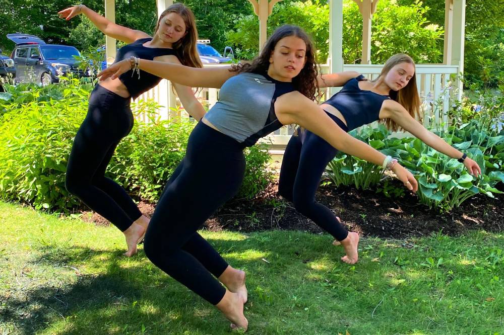 TOP  ART CAMP: American Dance Training Camps is a Top Art Summer Camp offering many fun and enriching Art and other camp programs. American Dance Training Camps also offers CIT/LIT and/or Teen Leadership Opportunities, too.