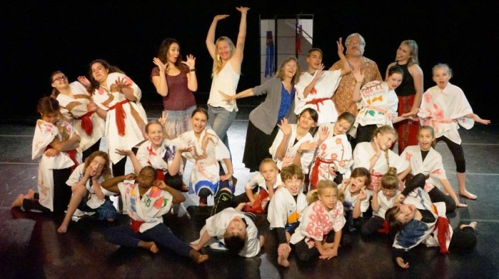 TOP ARIZONA THEATER CAMP: High Flyin  Arts Camp and Move It! Dance Camp is a Top Theater Summer Camp located in Tucson Arizona offering many fun and enriching Theater and other camp programs. 
