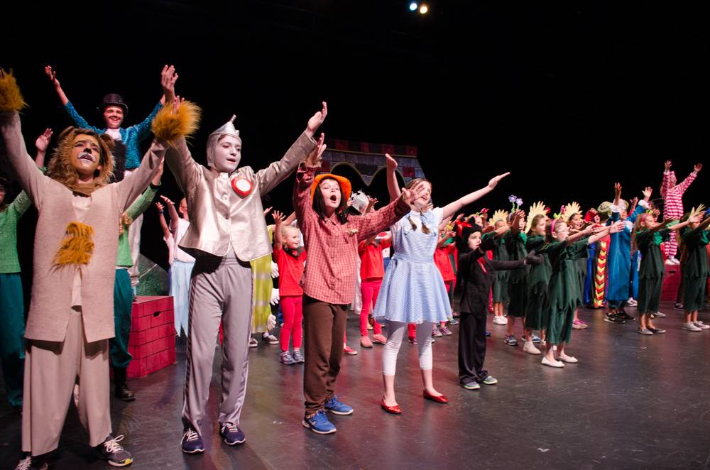 TOP IDAHO THEATER CAMP: Summer Performance Camps is a Top Theater Summer Camp located in Boise Idaho offering many fun and enriching Theater and other camp programs. 